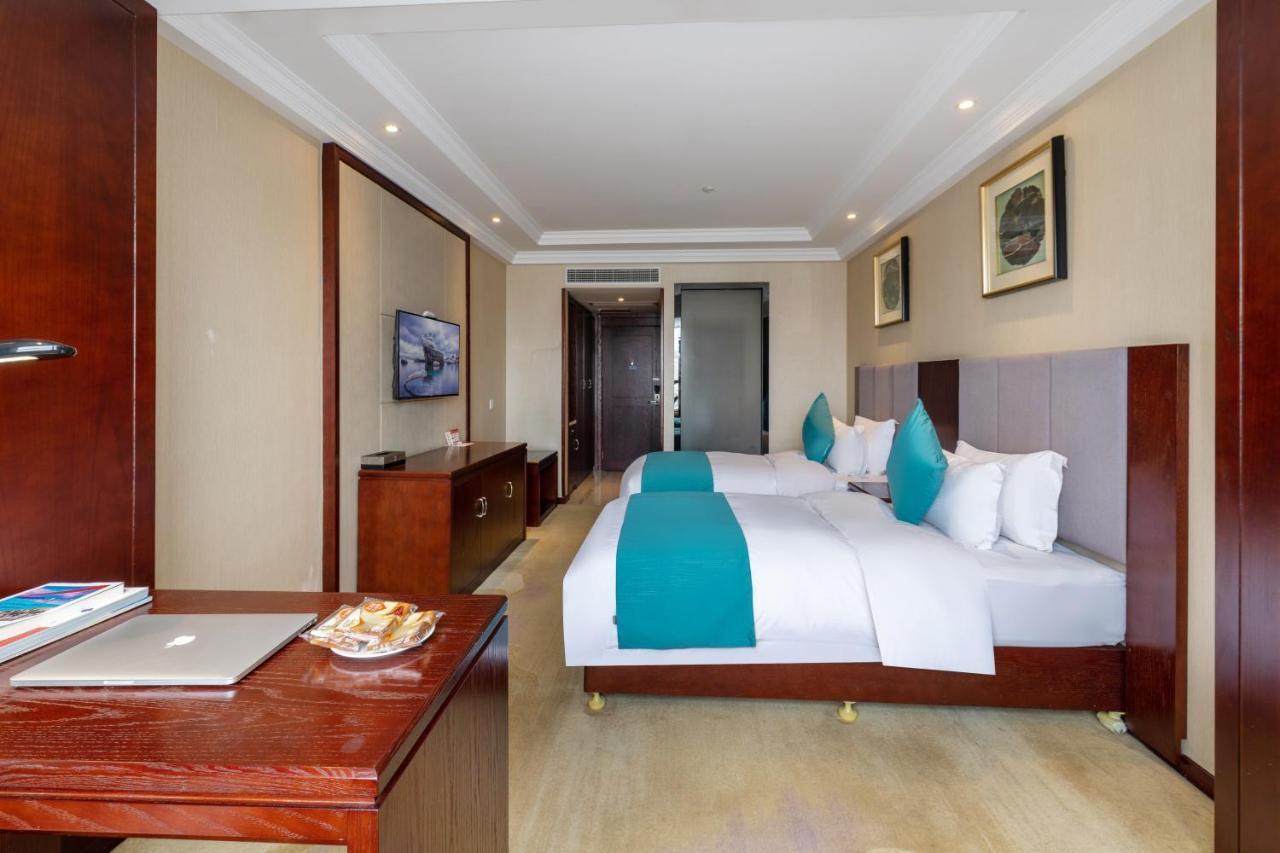 Huzhou Wealth Hotel מראה חיצוני תמונה