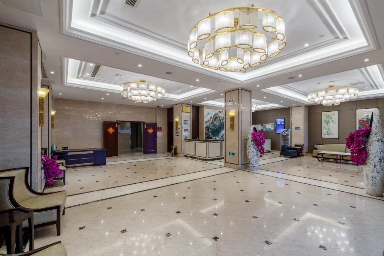 Huzhou Wealth Hotel מראה חיצוני תמונה