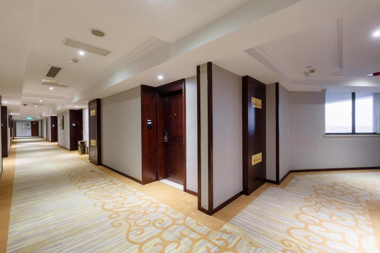Huzhou Wealth Hotel מראה חיצוני תמונה