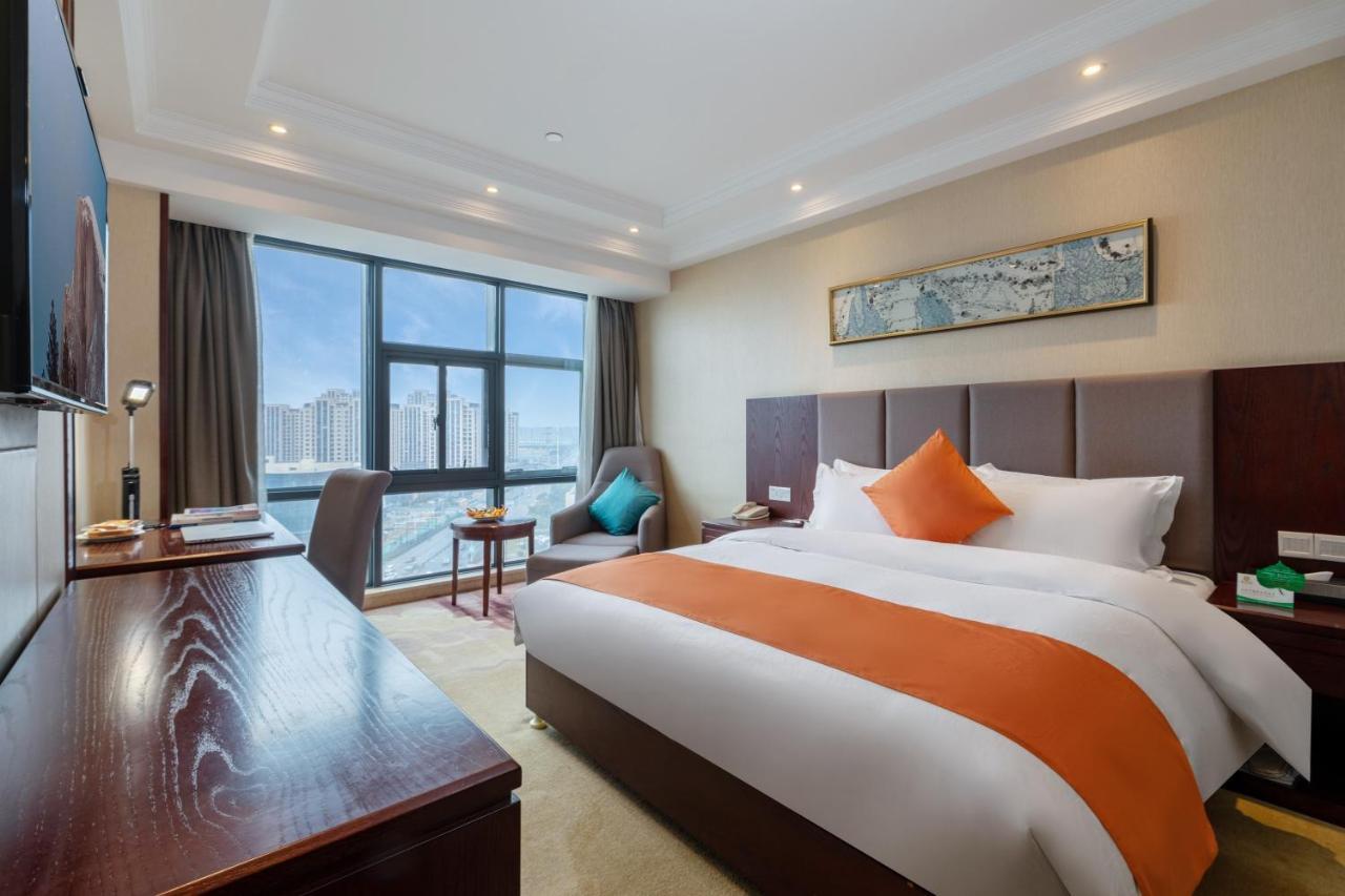 Huzhou Wealth Hotel מראה חיצוני תמונה