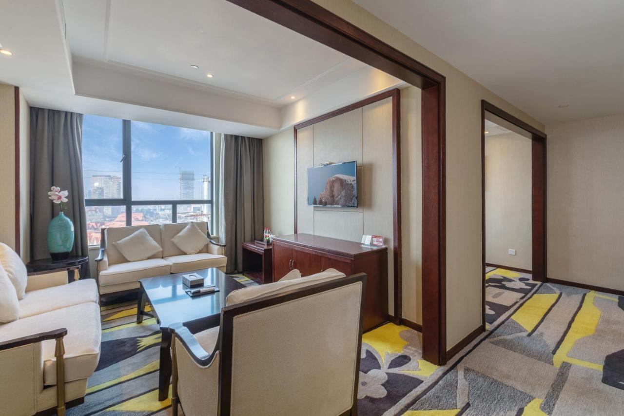 Huzhou Wealth Hotel מראה חיצוני תמונה