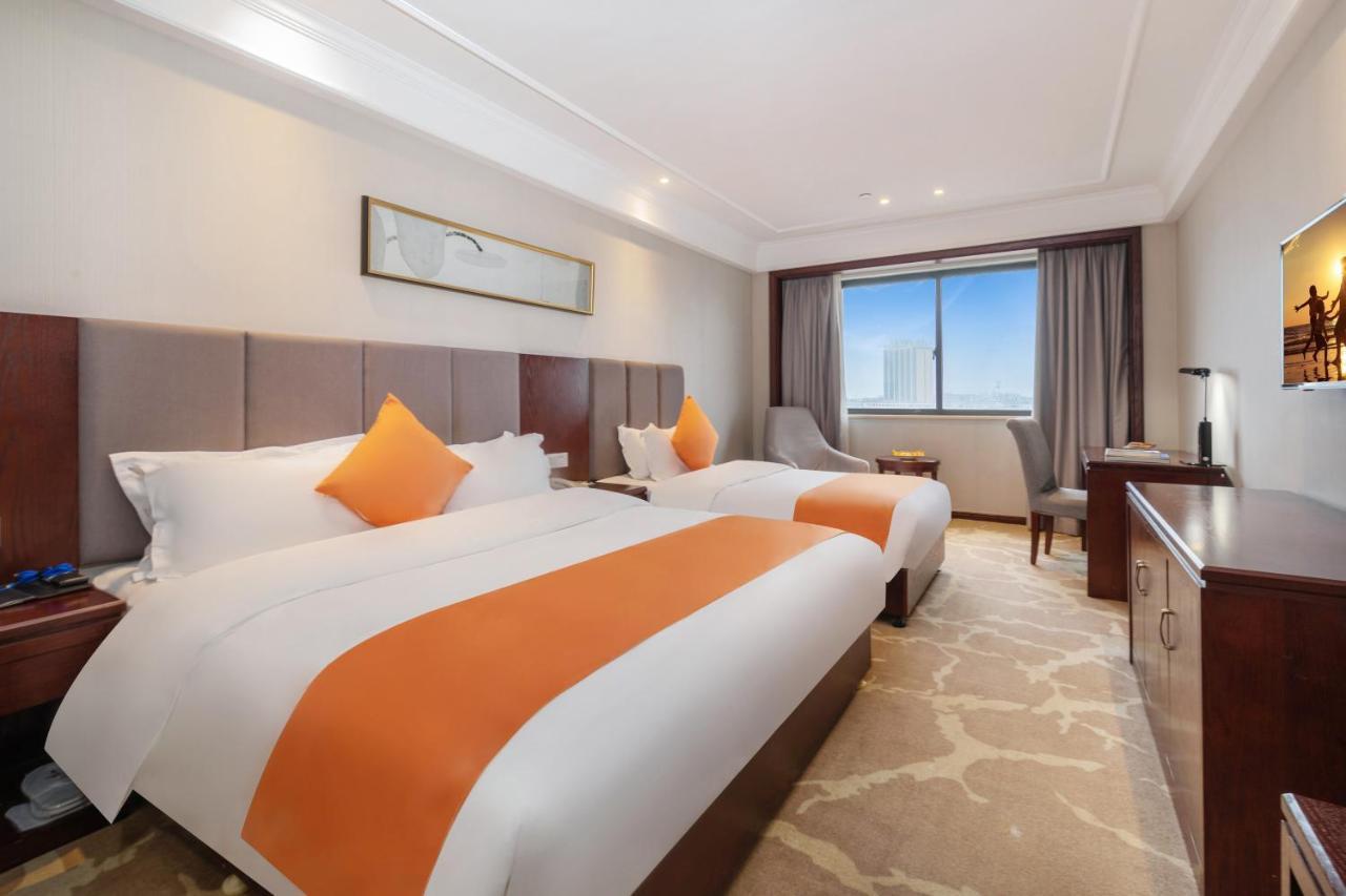 Huzhou Wealth Hotel מראה חיצוני תמונה