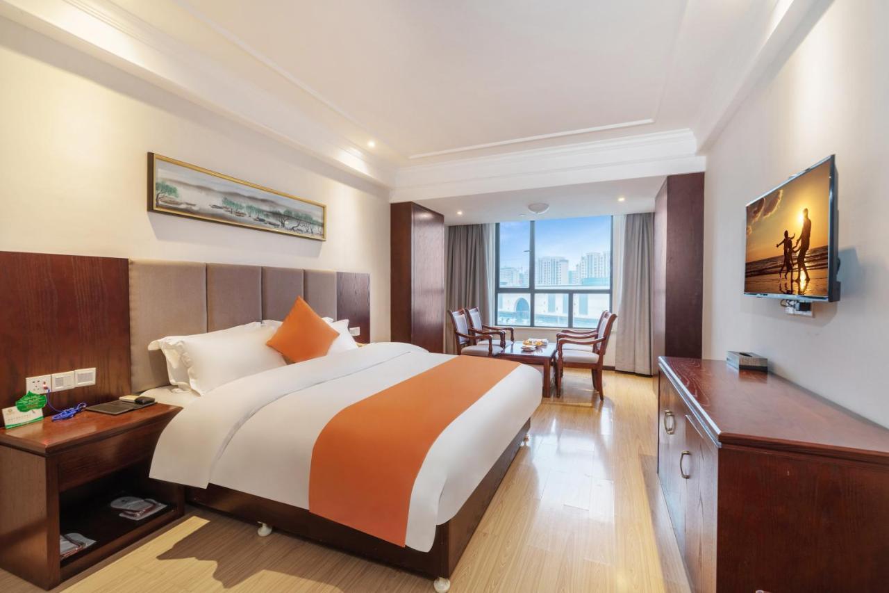 Huzhou Wealth Hotel מראה חיצוני תמונה