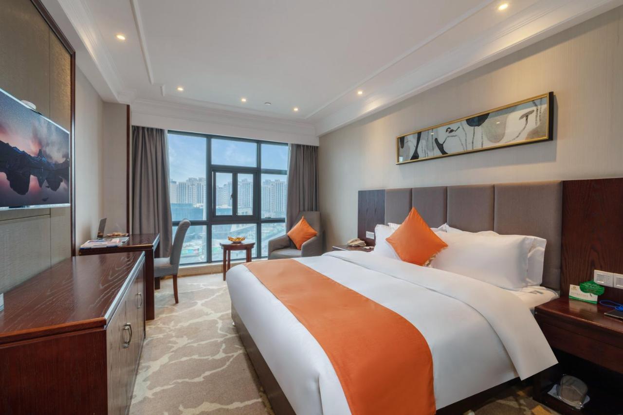 Huzhou Wealth Hotel מראה חיצוני תמונה