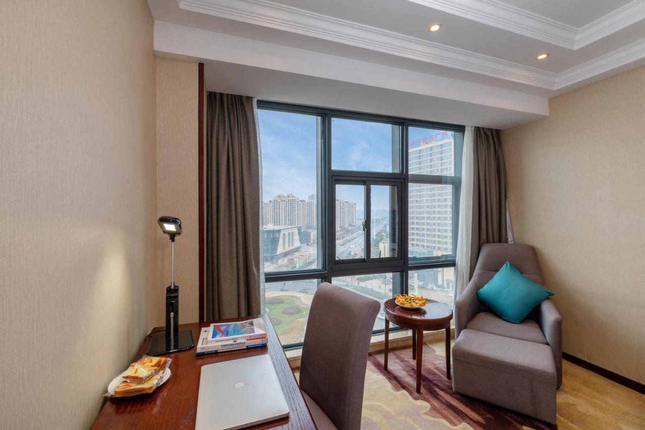 Huzhou Wealth Hotel מראה חיצוני תמונה