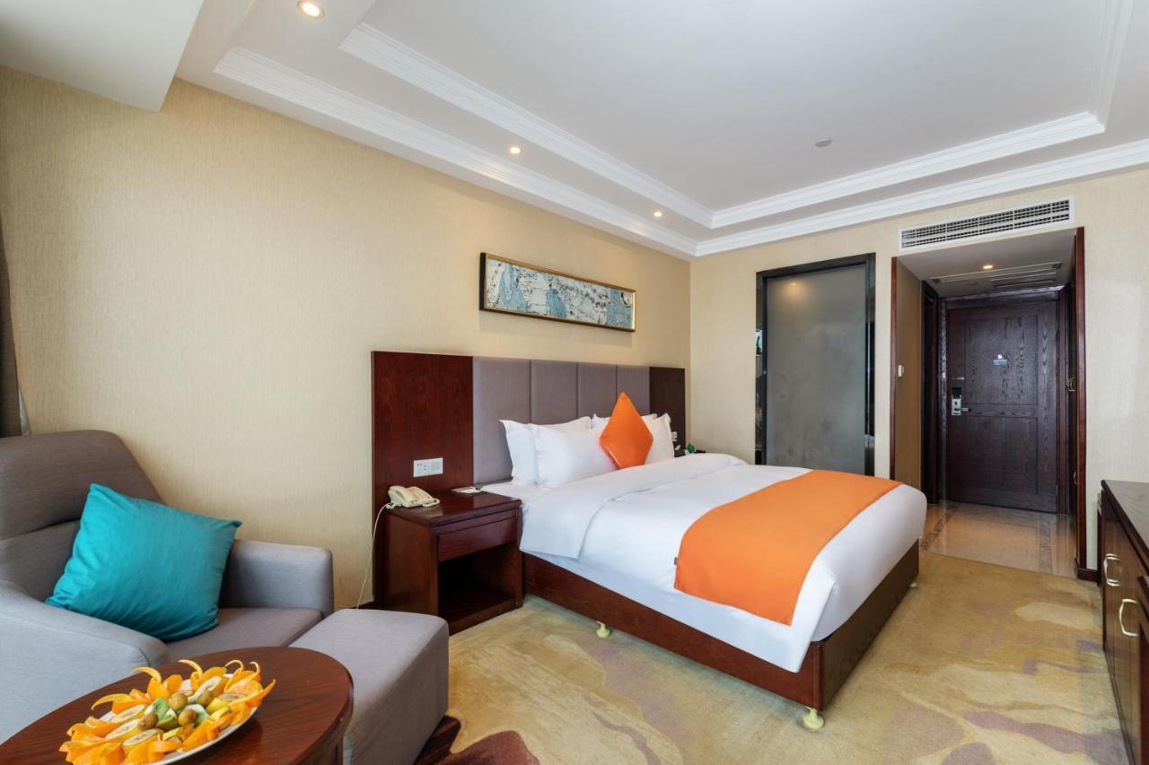 Huzhou Wealth Hotel מראה חיצוני תמונה